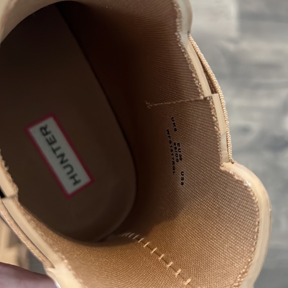 Hunter Women's Tan Winter & Rain Boots - Picture 4 of 6